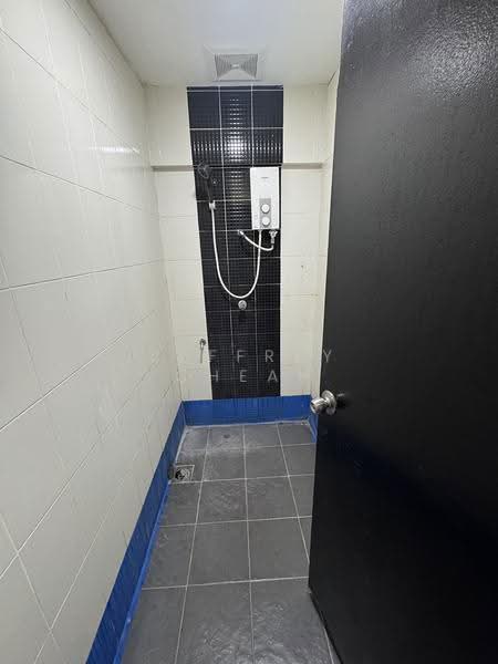 Shop for Rent in Fraser Business Park (Kuala Lumpur) - Jeffrey Cheah - Bathroom - PropertyGuru.com.my