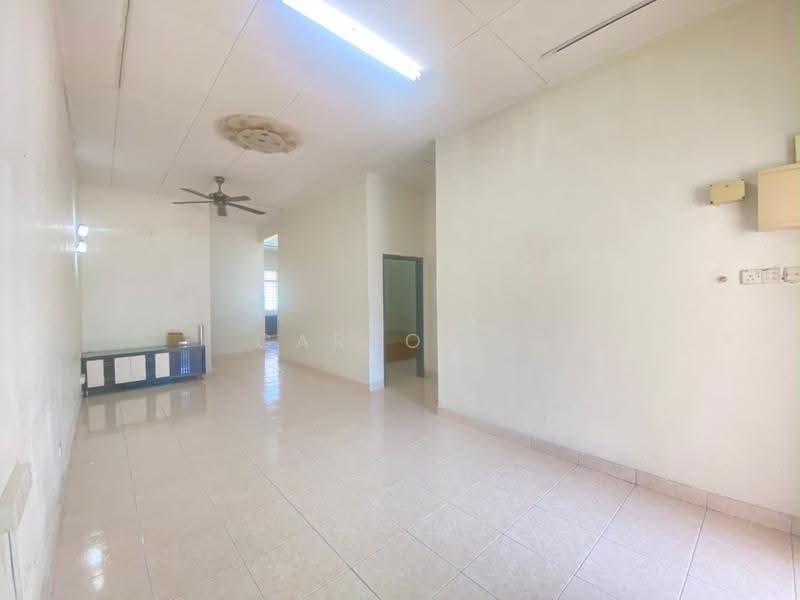 1-storey Terraced House for Sale in Taman Bestari Indah (Ulu Tiram) - Carson . - Living Room - PropertyGuru.com.my