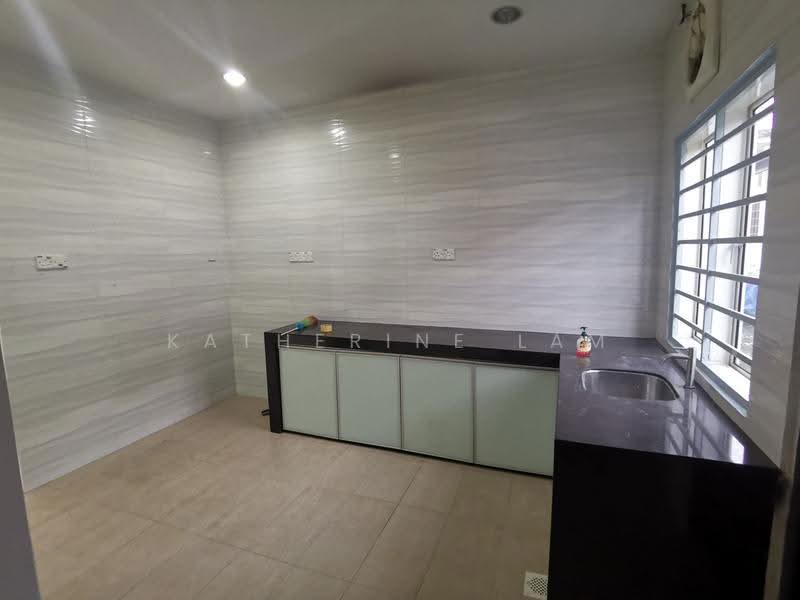 Rumah Teres untuk Dijual di Bandar Kinrara Seksyen 1 (Bandar Kinrara) - Katherine Lam - Kitchen - PropertyGuru.com.my