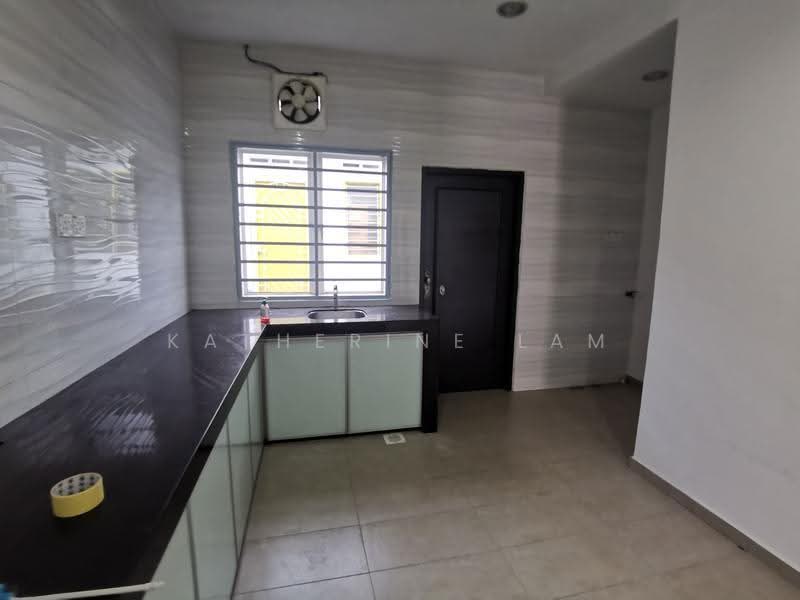 Rumah Teres untuk Dijual di Bandar Kinrara Seksyen 1 (Bandar Kinrara) - Katherine Lam - Kitchen - PropertyGuru.com.my