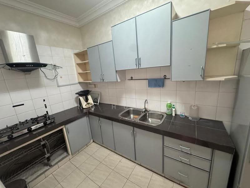 Pangsapuri untuk Dijual di Likas Court - Ching Hui Wong - Kitchen - PropertyGuru.com.my