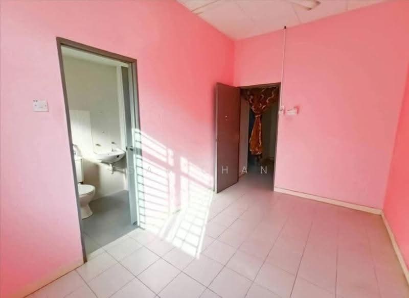 2-storey Terraced House for Sale in Seksyen 33 (Shah Alam) - Sam Chan - Bathroom - PropertyGuru.com.my
