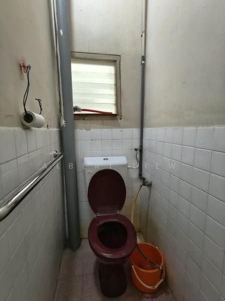 1-storey Terraced House for Sale in Jementah (Johor) - Albert Liew - Bathroom - PropertyGuru.com.my