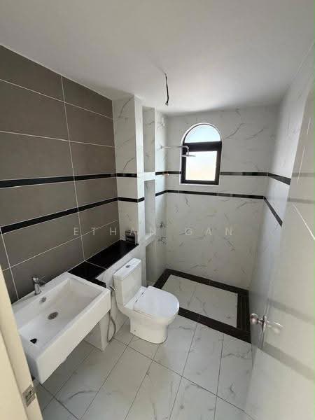 Rumah Teres 2-Tingkat untuk Dijual di Permas Jaya (Johor Bahru) - Ethan Gan - Bathroom - PropertyGuru.com.my