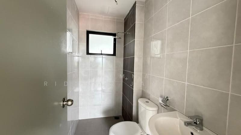 Apartment for Sale at Intana Ria 3 - Muhammad Ridhuan Jaafar - Bathroom - PropertyGuru.com.my