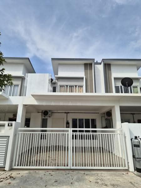 Terraced House for Rent in Bandar Sri Sendayan (Negeri Sembilan) - Sarah . - Exterior - PropertyGuru.com.my