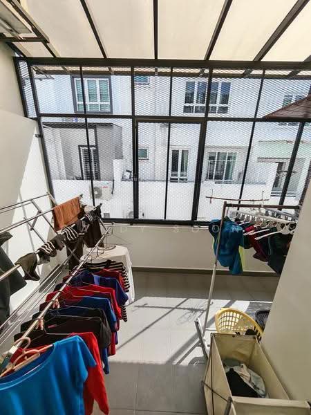 Rumah Teres 3-Tingkat untuk Dijual di Taman Taming Indah 2 (Bandar Sungai Long) - Candy Soon - Balcony - PropertyGuru.com.my