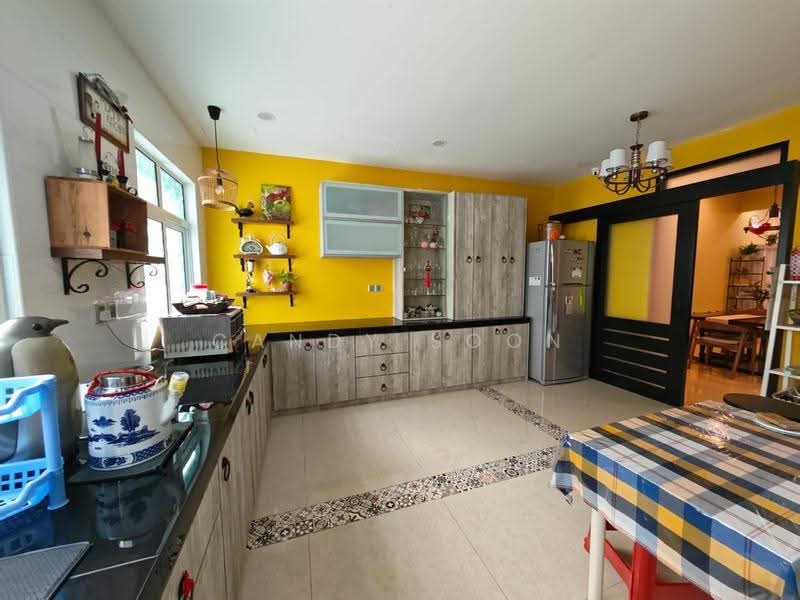Rumah Teres 3-Tingkat untuk Dijual di Taman Taming Indah 2 (Bandar Sungai Long) - Candy Soon - Kitchen - PropertyGuru.com.my