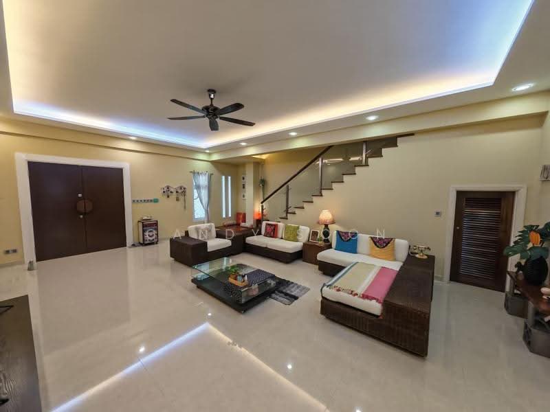 Rumah Teres 3-Tingkat untuk Dijual di Taman Taming Indah 2 (Bandar Sungai Long) - Candy Soon - Living Room - PropertyGuru.com.my