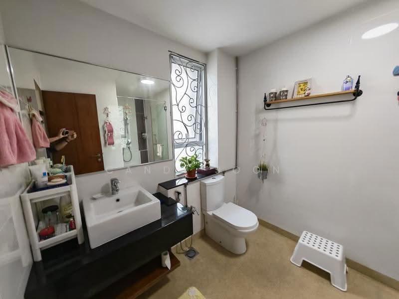 Rumah Teres 3-Tingkat untuk Dijual di Taman Taming Indah 2 (Bandar Sungai Long) - Candy Soon - Bathroom - PropertyGuru.com.my