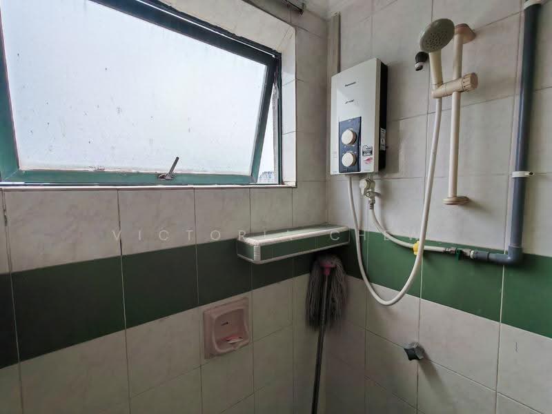 Condominium for Rent at Kelana Parkview Condominium - Victoria Chew - Bathroom - PropertyGuru.com.my