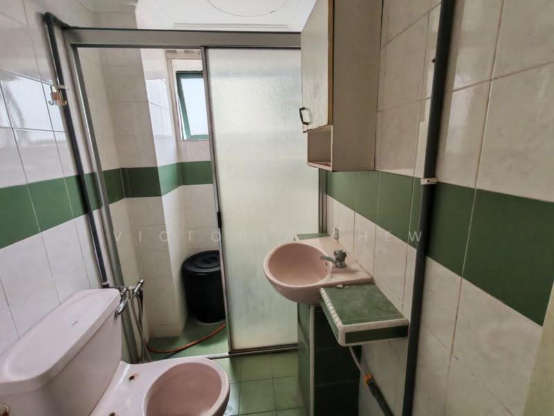 Condominium for Rent at Kelana Parkview Condominium - Victoria Chew - Bathroom - PropertyGuru.com.my