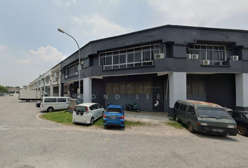 Factory for Rent in Seri Kembangan Industrial Area (Seri Kembangan) - Bond Lee - Exterior - PropertyGuru.com.my