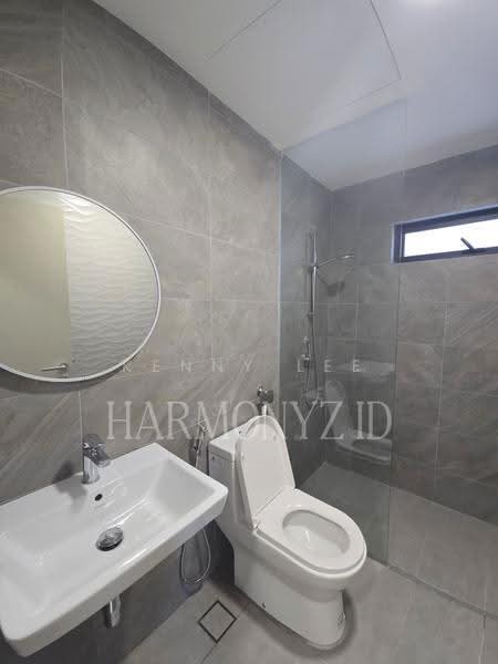 Service Residence for Rent at Quinn Residence - Kenny Lee - Bathroom - PropertyGuru.com.my