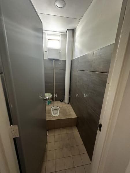Shop / Office for Rent in Kuchai Business Park (Kuala Lumpur) - Den Lam - Bathroom - PropertyGuru.com.my