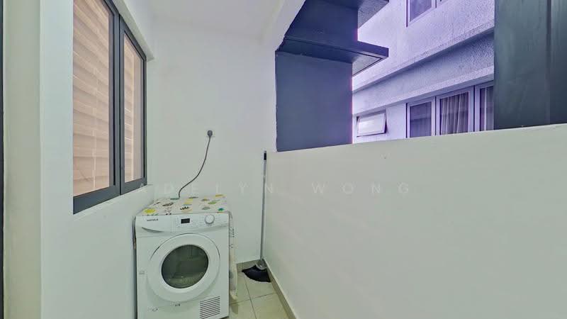 Kediaman Servis untuk Dijual di Setia City Residences - Adelyn Wong - Balcony - PropertyGuru.com.my