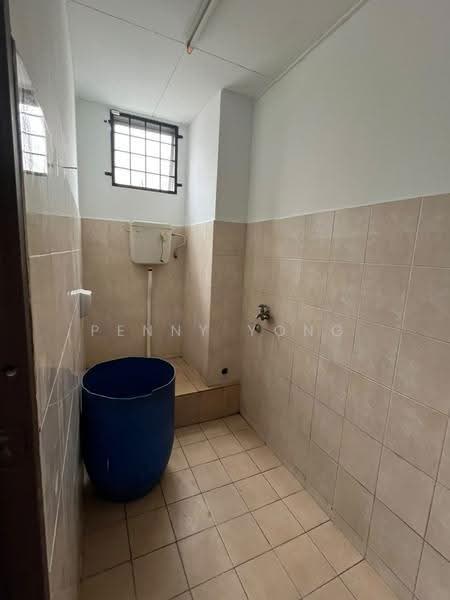 Shop for Rent in Ampang (Kuala Lumpur) - Penny Yong - Bathroom - PropertyGuru.com.my