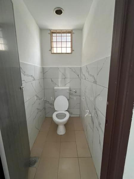 Shop for Rent in Ampang (Kuala Lumpur) - Penny Yong - Bathroom - PropertyGuru.com.my