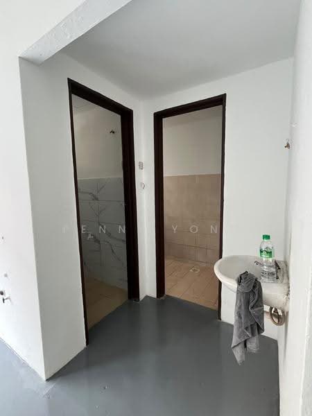 Shop for Rent in Ampang (Kuala Lumpur) - Penny Yong - Bathroom - PropertyGuru.com.my