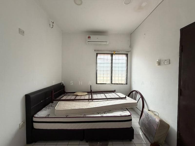 2-storey Terraced House for Rent in Usj 1 (Subang Jaya) - Natasha Shadan - Bedroom - PropertyGuru.com.my