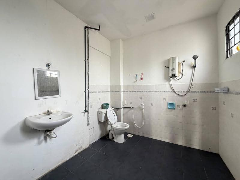 2-storey Terraced House for Rent in Usj 1 (Subang Jaya) - Natasha Shadan - Bathroom - PropertyGuru.com.my