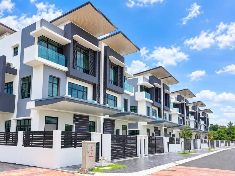 3-storey Terraced House for Sale in Usj 1 (Subang Jaya) - Esther Tan - Exterior - PropertyGuru.com.my