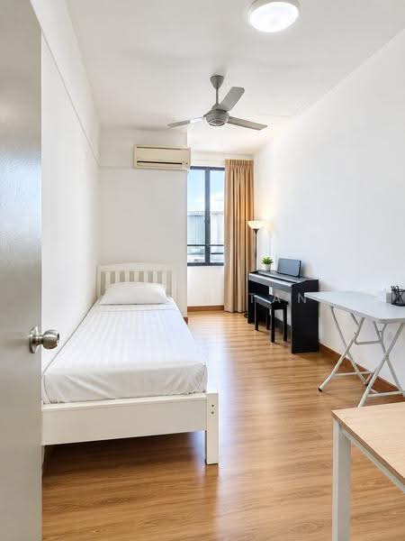 3-storey Terraced House for Sale in Usj 1 (Subang Jaya) - Esther Tan - Bedroom - PropertyGuru.com.my