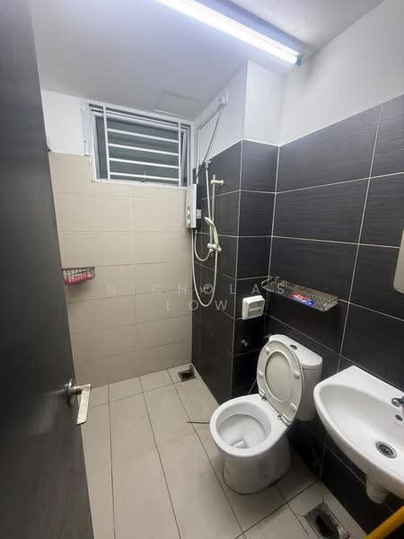 Pangsapuri untuk Disewa di Midori Green (Pangsapuri Hijauan) - Nicholas Low - Bathroom - PropertyGuru.com.my