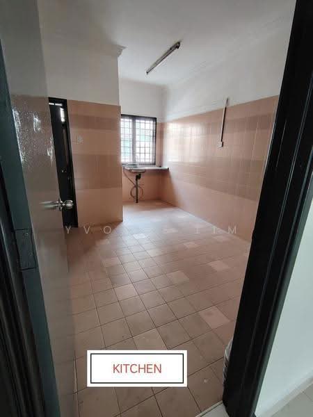 2-storey Terraced House for Sale in Taman Mount Austin (Tebrau) - Yvonne Lim - Kitchen - PropertyGuru.com.my