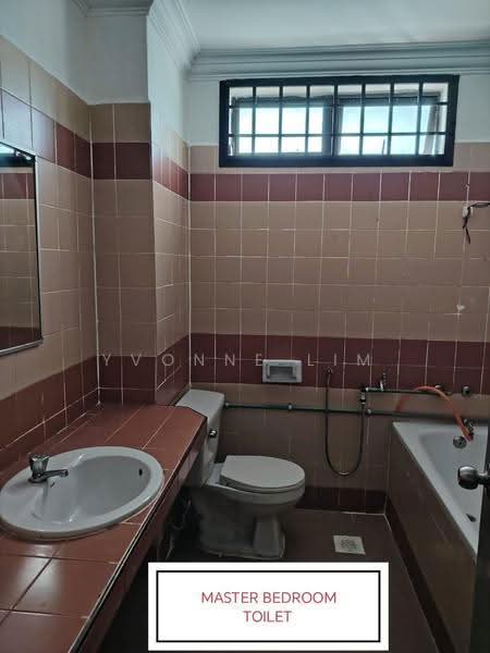2-storey Terraced House for Sale in Taman Mount Austin (Tebrau) - Yvonne Lim - Bathroom - PropertyGuru.com.my