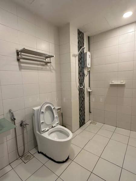 Kediaman Servis untuk Disewa di Greenfield Regency - Samuel Lee - Bathroom - PropertyGuru.com.my