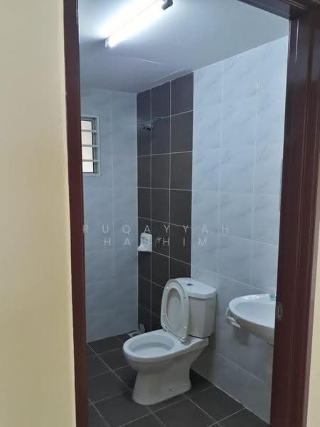 Pangsapuri untuk Dijual di Larai Apartment Presint 6 @ Putrajaya - Ruqayyah Hashim - Bathroom - PropertyGuru.com.my