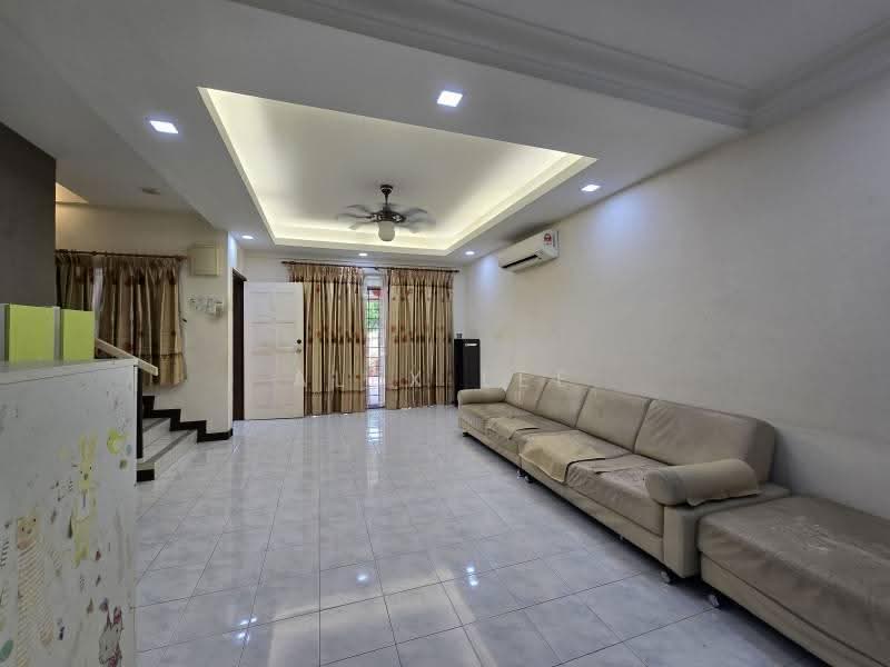 Rumah Teres 2-Tingkat untuk Disewa di Shah Alam (Selangor) - Alex Lee - Living Room - PropertyGuru.com.my