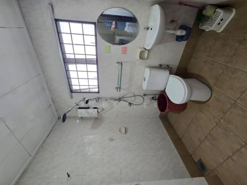Rumah Teres 2-Tingkat untuk Disewa di Shah Alam (Selangor) - Alex Lee - Bathroom - PropertyGuru.com.my