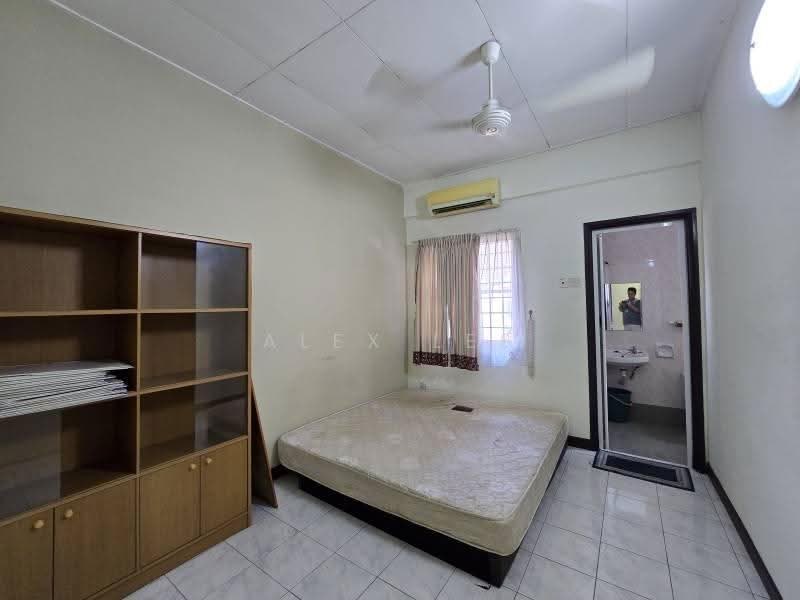 Rumah Teres 2-Tingkat untuk Disewa di Shah Alam (Selangor) - Alex Lee - Bedroom - PropertyGuru.com.my