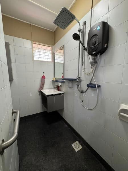 2-storey Terraced House for Sale in Tropicana (Petaling Jaya) - Ethan Swe - Bathroom - PropertyGuru.com.my