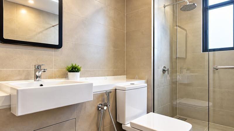 Kediaman Servis untuk Dijual di Radia Residences - Hafiz Sulaiman - Bathroom - PropertyGuru.com.my