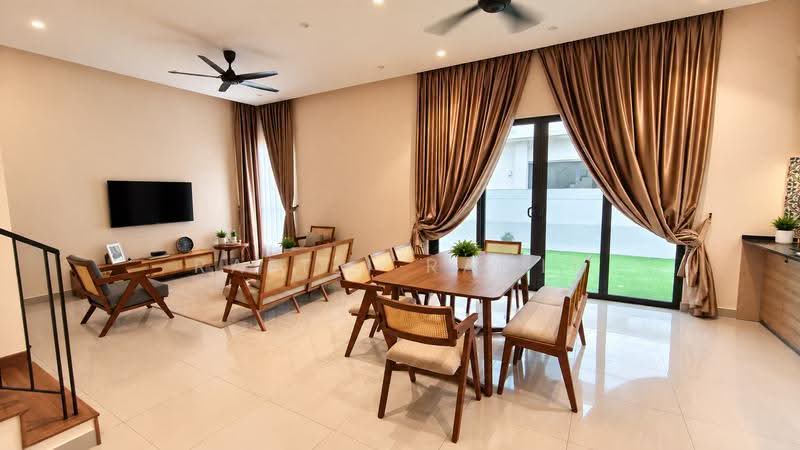 Rumah Berkembar untuk Dijual di Cyber 10 (Cyberjaya) - Rafizi Ramli - Living Room - PropertyGuru.com.my