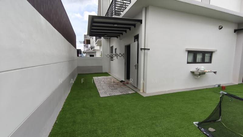 Rumah Berkembar untuk Dijual di Cyber 10 (Cyberjaya) - Rafizi Ramli - Exterior - PropertyGuru.com.my