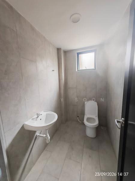 Shop for Rent in Taman Equine (Seri Kembangan) - Candy Soon - Bathroom - PropertyGuru.com.my