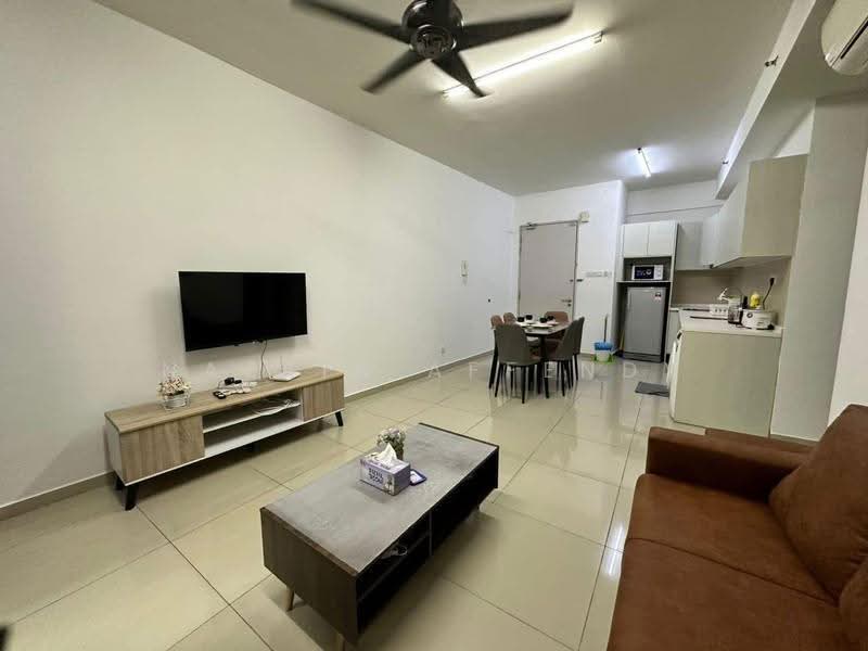 Kediaman Servis untuk Dijual di i-SOHO @ i-City - Nazrin Affendy - Living Room - PropertyGuru.com.my