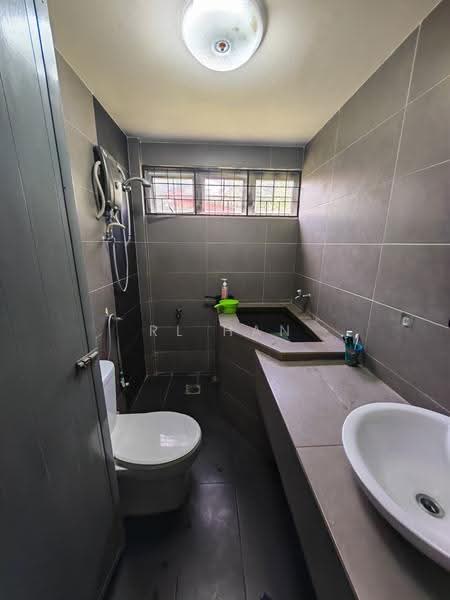 Semi-Detached House for Sale in SS19 (Subang Jaya) - RL Han - Bathroom - PropertyGuru.com.my