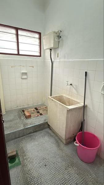Shop / Office for Rent in Taman Kota Permai (Bukit Mertajam) - Wendy Pey - Bathroom - PropertyGuru.com.my