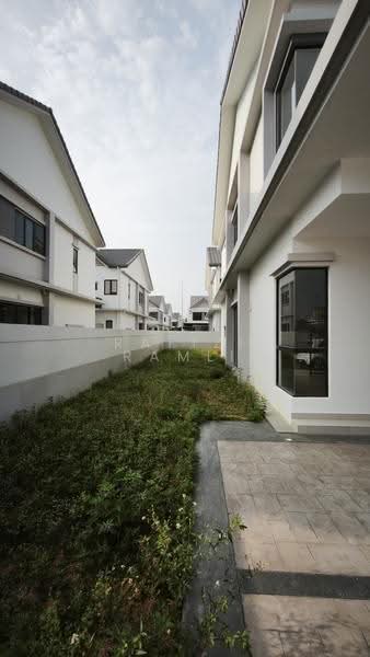 Semi-Detached House for Sale in Cyber 10 (Cyberjaya) - Rafizi Ramli - Exterior - PropertyGuru.com.my