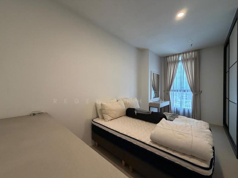Kediaman Servis untuk Dijual di Arcoris SOHO - Regene Phang - Bedroom - PropertyGuru.com.my