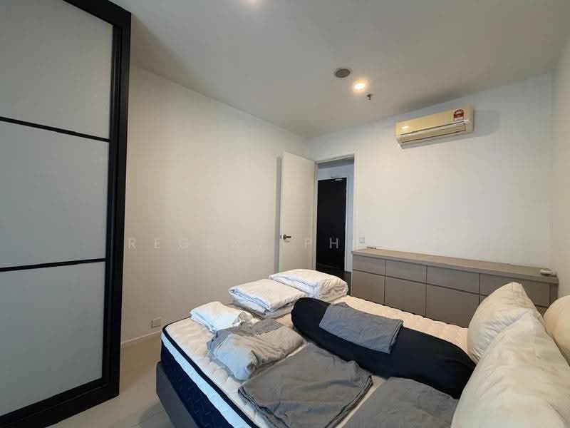 Kediaman Servis untuk Dijual di Arcoris SOHO - Regene Phang - Bedroom - PropertyGuru.com.my