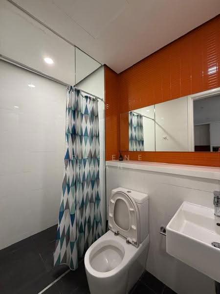 Kediaman Servis untuk Dijual di Arcoris SOHO - Regene Phang - Bathroom - PropertyGuru.com.my