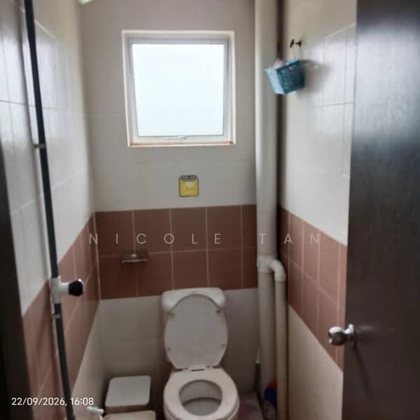 Shop for Rent in Senawang (Negeri Sembilan) - Nicole Tan - Bathroom - PropertyGuru.com.my
