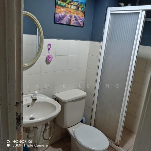 Condominium for Rent at Cyberia Smart Homes - Jamie Leong - Bathroom - PropertyGuru.com.my