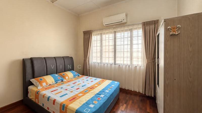 2.5-storey Terraced House for Sale in Bandar Sri Damansara (Selangor) - Vincent Tan - Bedroom - PropertyGuru.com.my